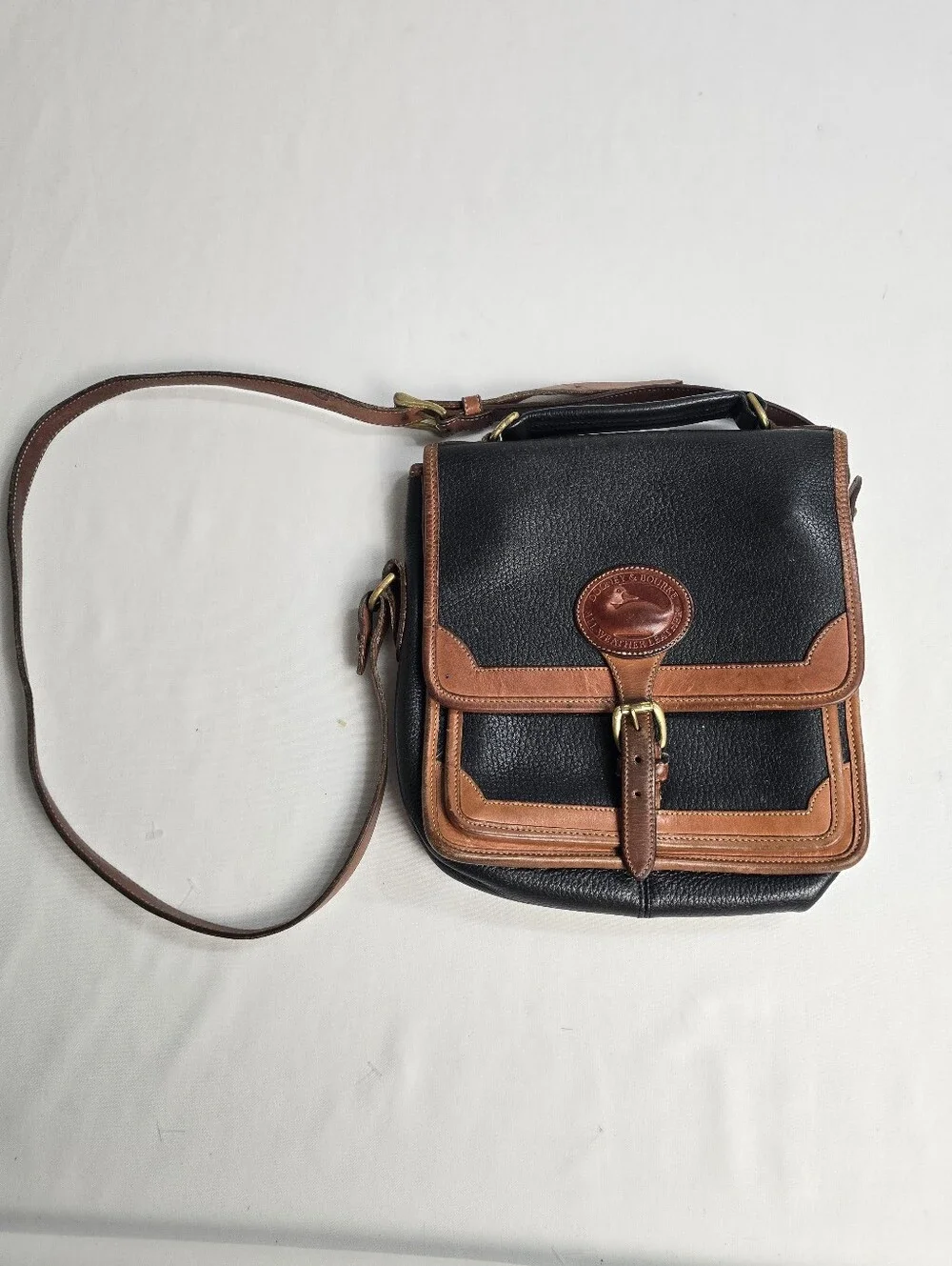 Vintage 1990s Dooney & Bourke Surrey carrier crossbody bag Black Pebbled Leather